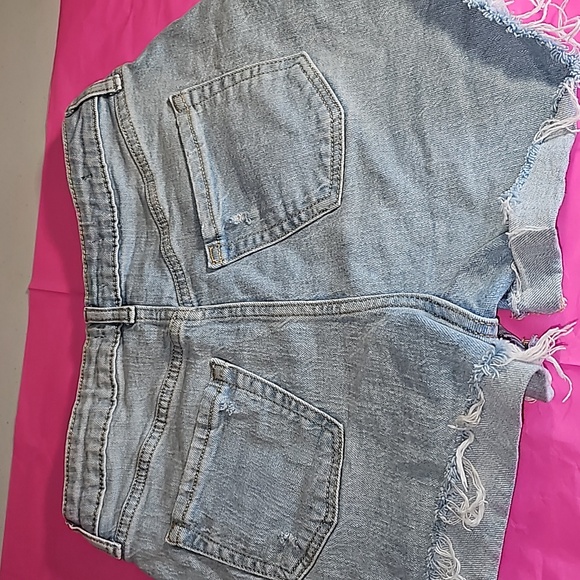 Wild Fable Super High Rise Cuff Distressed Raw hem Cut offs Size 2R Daisy Dukes - Picture 9 of 9